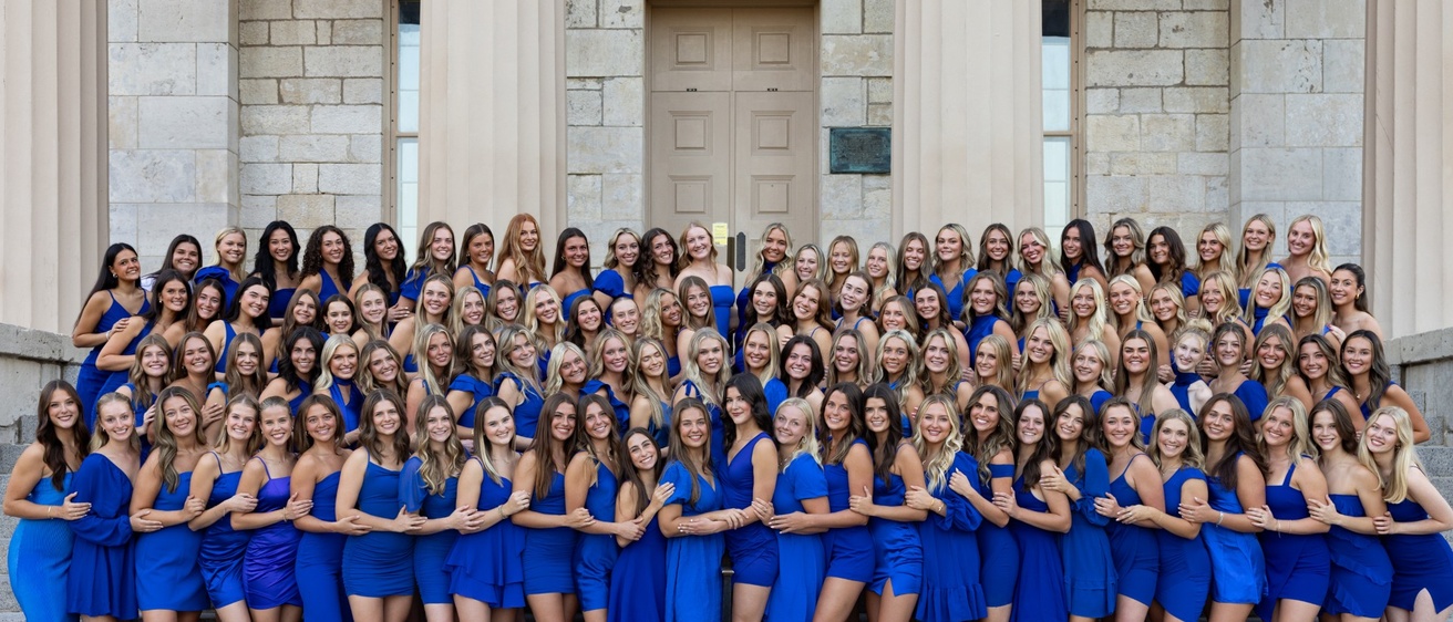 chi omega chapter photo