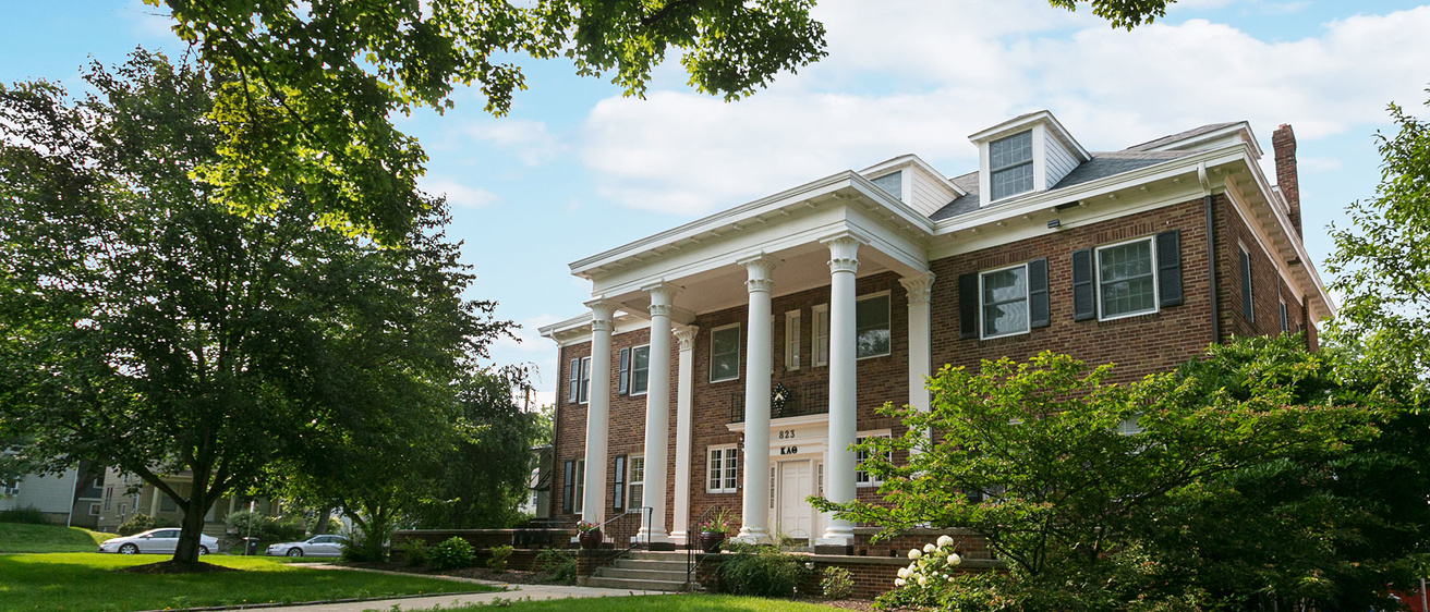 Image of a greek house on campus