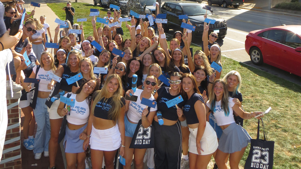 Gamma Phi Beta members outdoors
