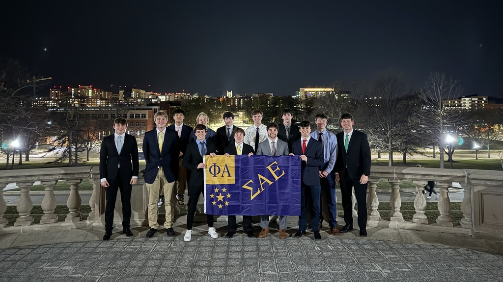 sigma alpha epsilon chapter photo