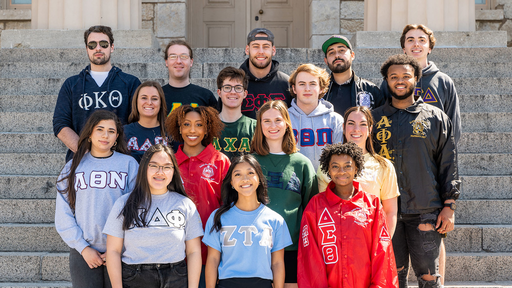 image of students on old capitol steps